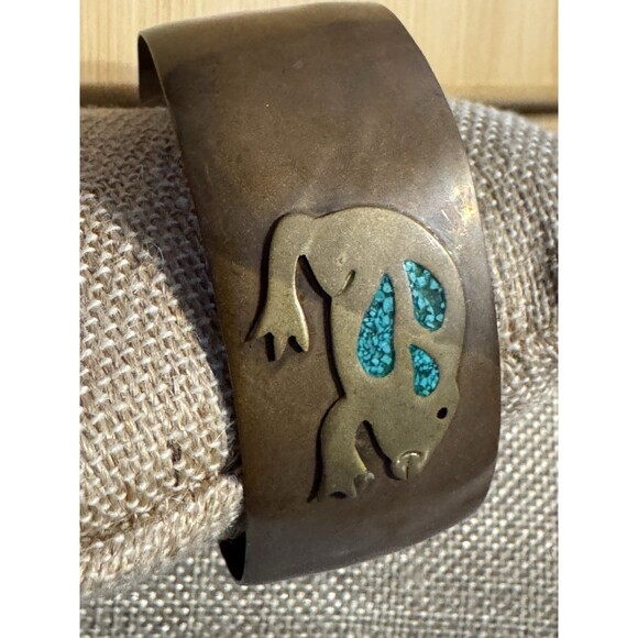 Copper Cuff Bracelet W/ Brass Frog Vintage Mexico Reconstited Turquoise - Picture 3 of 4